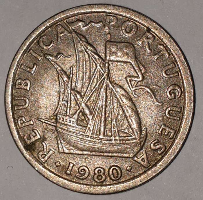 1980 - 2.5 ESCUDOS - 2$50 - 2 1/2 - PORTUGAL - PORTUGUESA - KM#590 - COPPER-NICKEL - PORTUGUESE